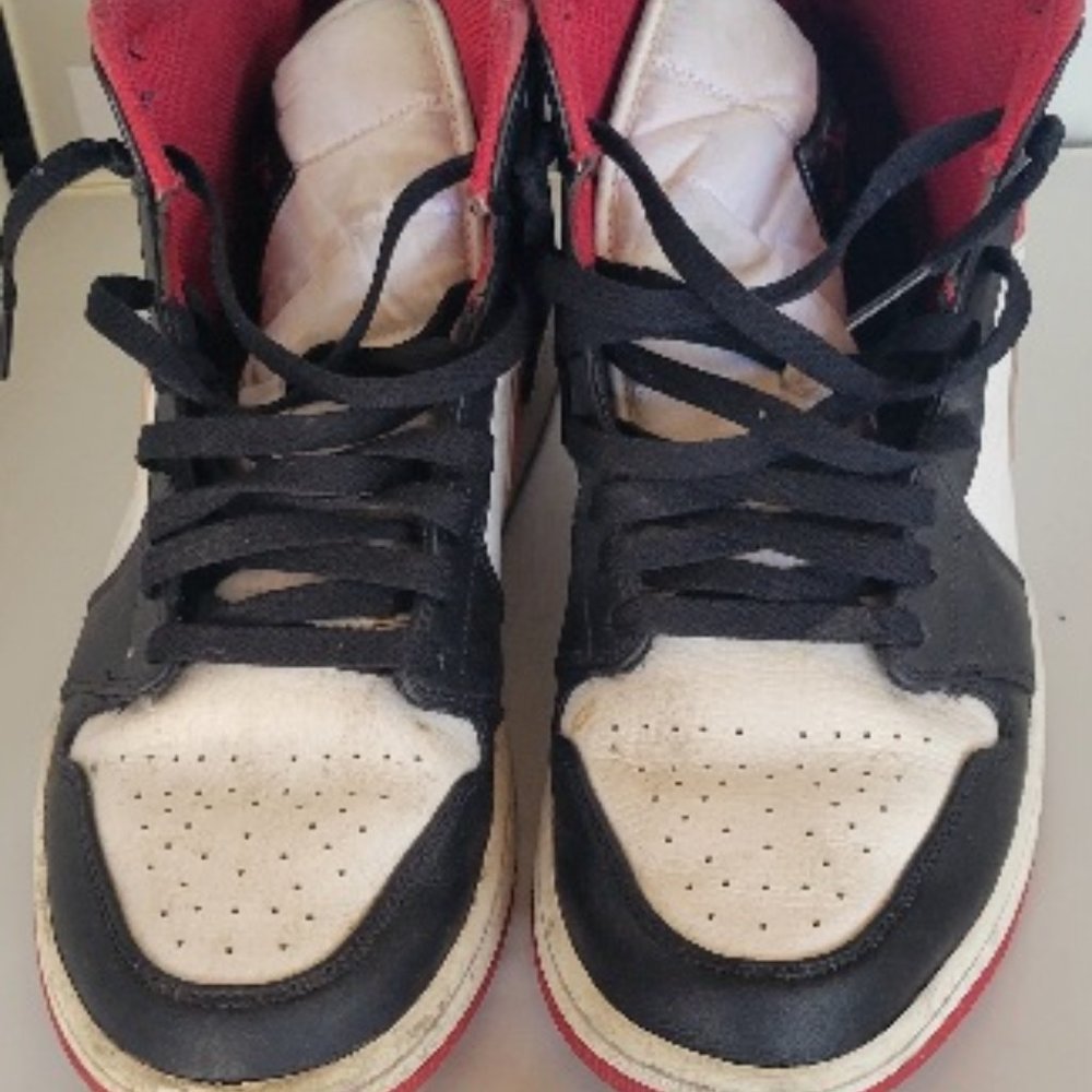 Air Jordan 1 Mid ‘Black Gym Red’